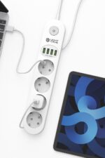 🔌 Multiprise Light Wave Defender Series 2500W – 4 Prises EU + 4 Ports USB (3.4A Auto ID) – Image 2